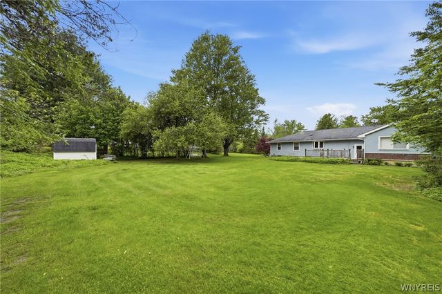 5676 Homestead Road, Boston, NY 14075