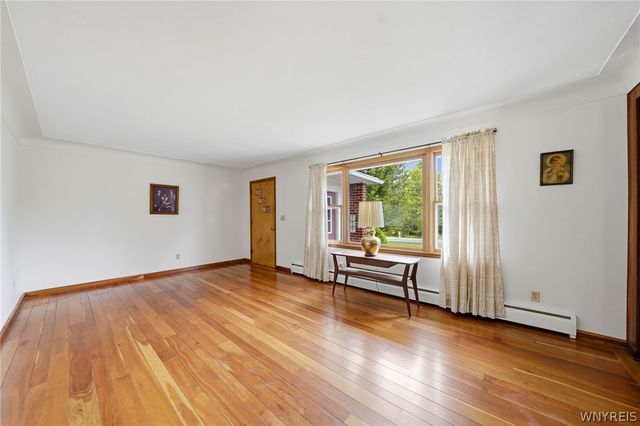 5676 Homestead Road, Boston, NY 14075