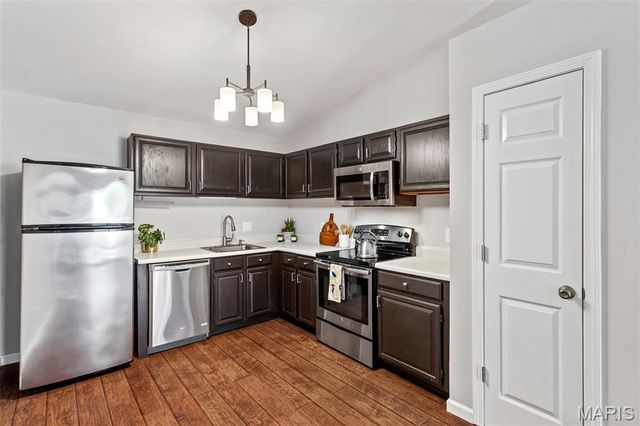 1961 Marine Terrace Drive L, St Louis, MO 63146