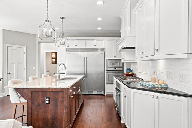 3025 Fairway Drive, Chaska, MN 55318