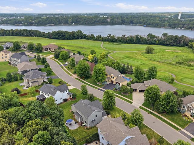 3025 Fairway Drive, Chaska, MN 55318