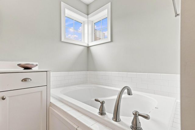 3025 Fairway Drive, Chaska, MN 55318