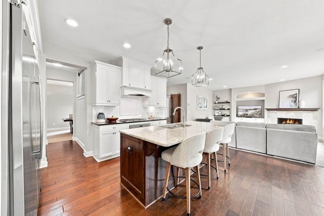 3025 Fairway Drive, Chaska, MN 55318
