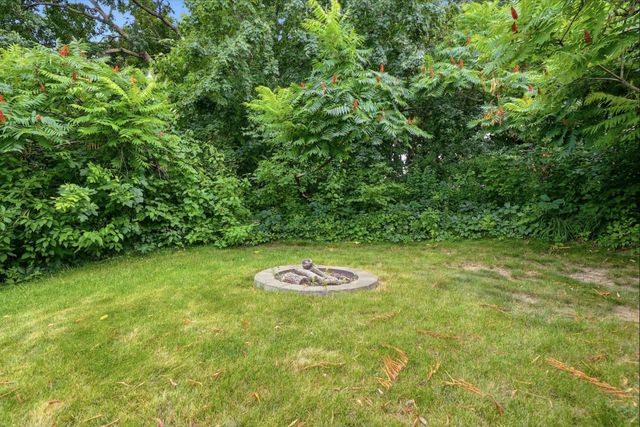 3025 Fairway Drive, Chaska, MN 55318