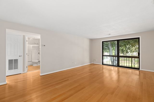 1 Centre St 9, Canton, MA 02021