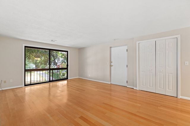 1 Centre St 9, Canton, MA 02021