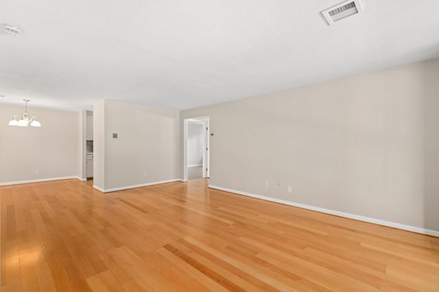 1 Centre St 9, Canton, MA 02021