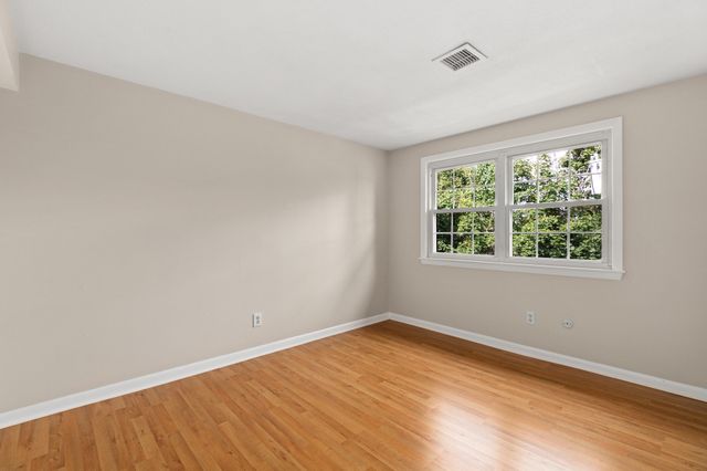 1 Centre St 9, Canton, MA 02021