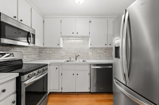 1 Centre St 9, Canton, MA 02021