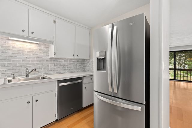 1 Centre St 9, Canton, MA 02021