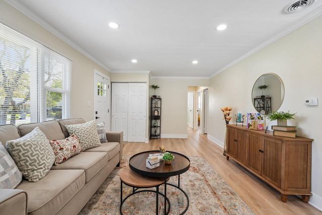 6532 Euclid AVENUE, Milwaukee, WI 53219