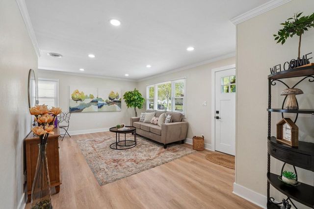6532 Euclid AVENUE, Milwaukee, WI 53219