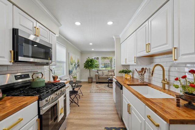 6532 Euclid AVENUE, Milwaukee, WI 53219