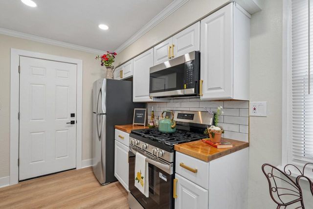 6532 Euclid AVENUE, Milwaukee, WI 53219
