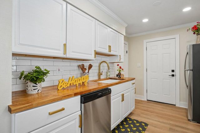 6532 Euclid AVENUE, Milwaukee, WI 53219