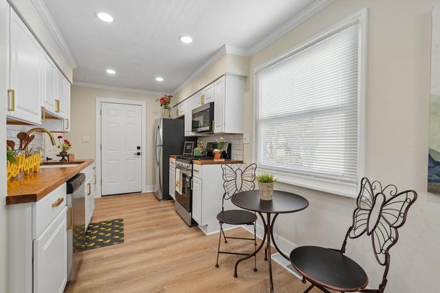 6532 Euclid AVENUE, Milwaukee, WI 53219