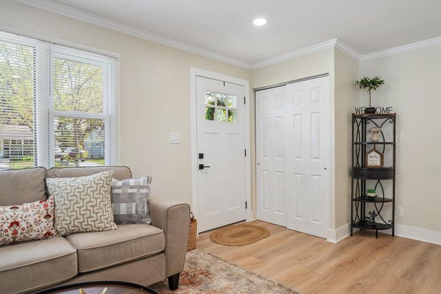 6532 Euclid AVENUE, Milwaukee, WI 53219
