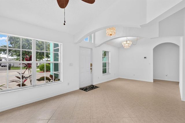 482 NW Sunflower Place, Jensen Beach, FL 34957