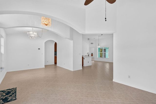 482 NW Sunflower Place, Jensen Beach, FL 34957