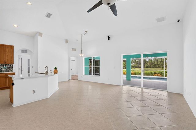 482 NW Sunflower Place, Jensen Beach, FL 34957