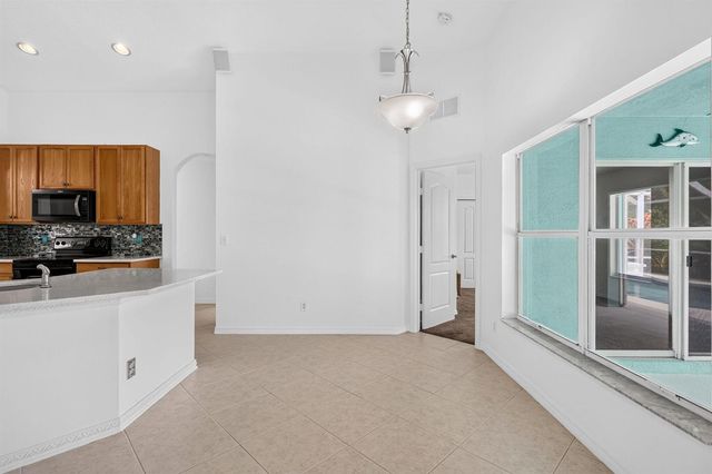 482 NW Sunflower Place, Jensen Beach, FL 34957