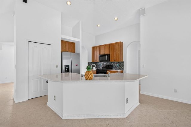 482 NW Sunflower Place, Jensen Beach, FL 34957