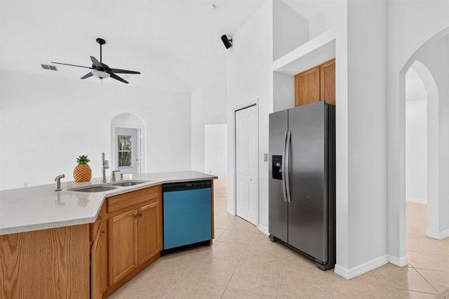 482 NW Sunflower Place, Jensen Beach, FL 34957