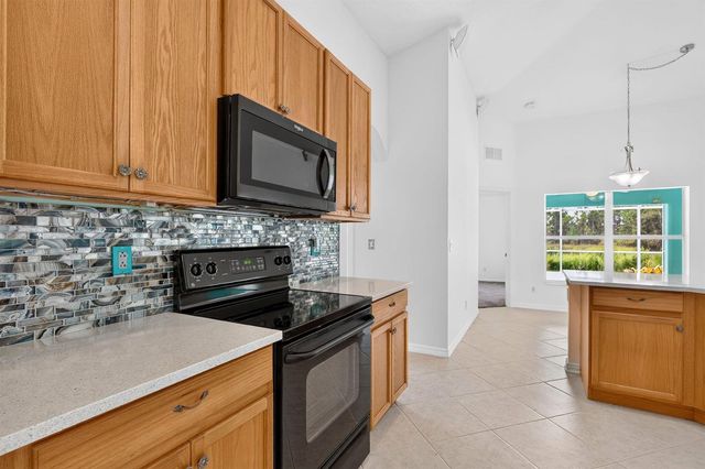 482 NW Sunflower Place, Jensen Beach, FL 34957