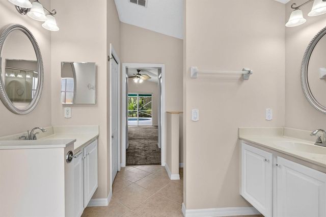 482 NW Sunflower Place, Jensen Beach, FL 34957