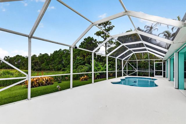 482 NW Sunflower Place, Jensen Beach, FL 34957