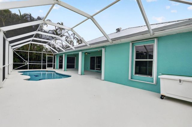 482 NW Sunflower Place, Jensen Beach, FL 34957