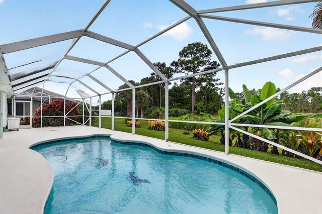 482 NW Sunflower Place, Jensen Beach, FL 34957