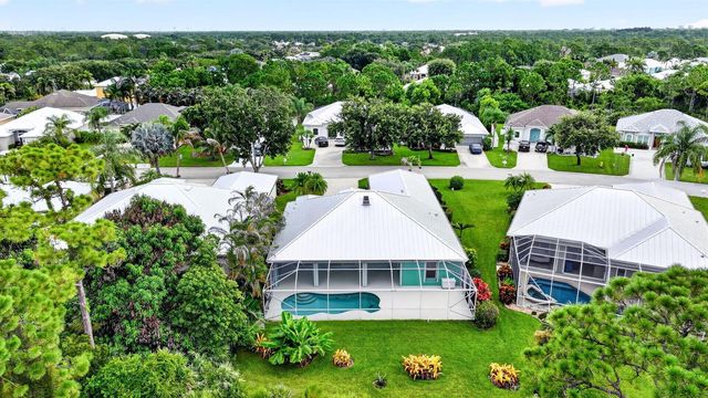 482 NW Sunflower Place, Jensen Beach, FL 34957