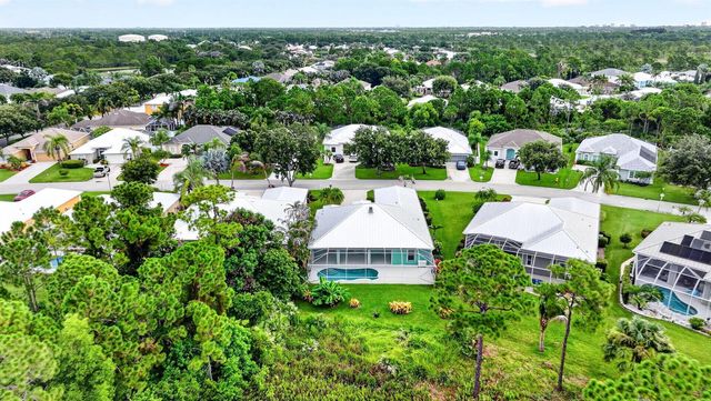 482 NW Sunflower Place, Jensen Beach, FL 34957