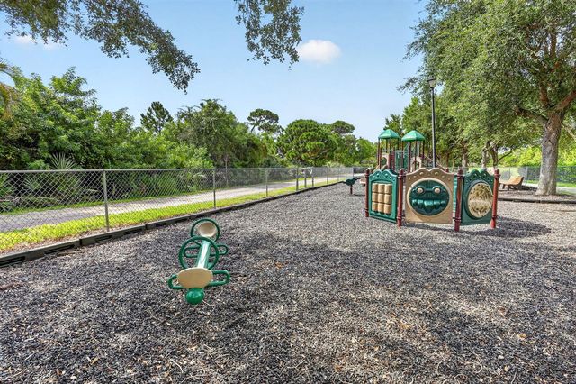 482 NW Sunflower Place, Jensen Beach, FL 34957