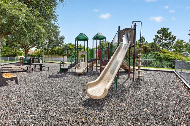 482 NW Sunflower Place, Jensen Beach, FL 34957