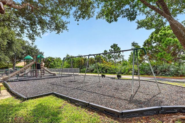 482 NW Sunflower Place, Jensen Beach, FL 34957
