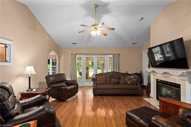 1239 Blackberry Ridge Road, High Point, NC 27265