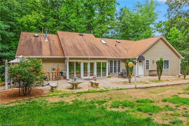 1239 Blackberry Ridge Road, High Point, NC 27265