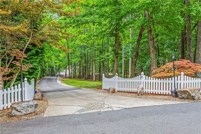1239 Blackberry Ridge Road, High Point, NC 27265