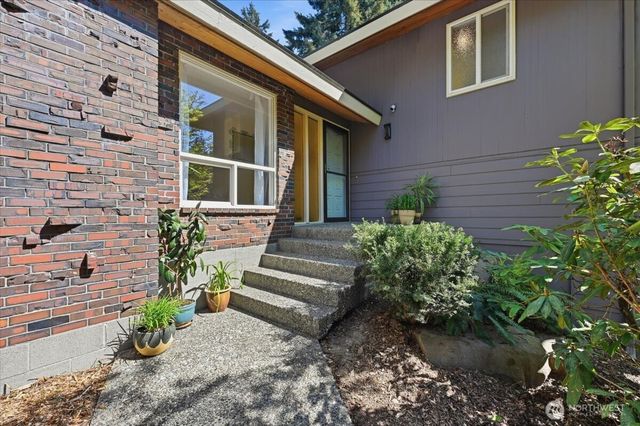 3754 NE 194th Street, Lake Forest Park, WA 98155