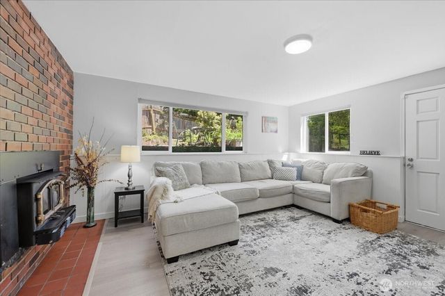 3754 NE 194th Street, Lake Forest Park, WA 98155