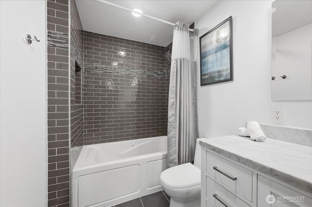 3754 NE 194th Street, Lake Forest Park, WA 98155