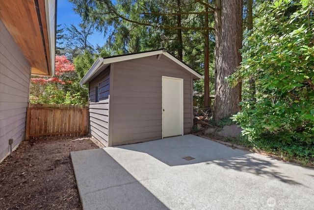 3754 NE 194th Street, Lake Forest Park, WA 98155