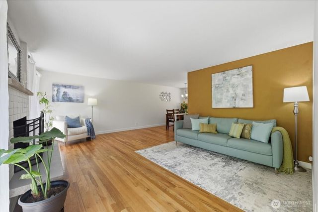 3754 NE 194th Street, Lake Forest Park, WA 98155