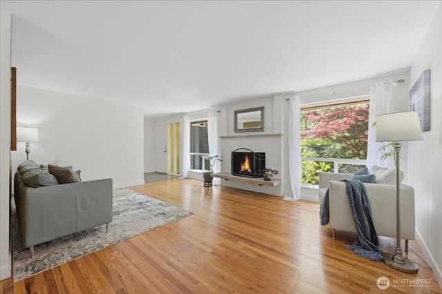 3754 NE 194th Street, Lake Forest Park, WA 98155