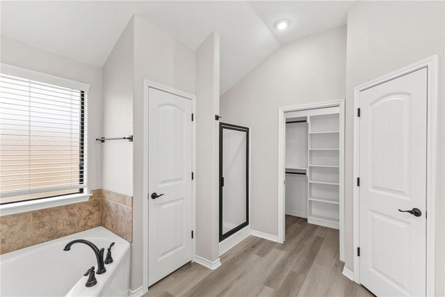 1001 Meadow Wood, Caldwell, TX 77836