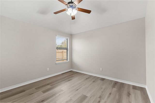 1001 Meadow Wood, Caldwell, TX 77836