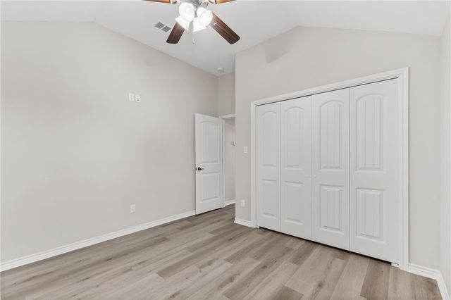 1001 Meadow Wood, Caldwell, TX 77836