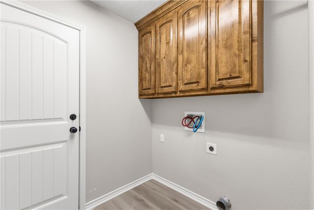 1001 Meadow Wood, Caldwell, TX 77836